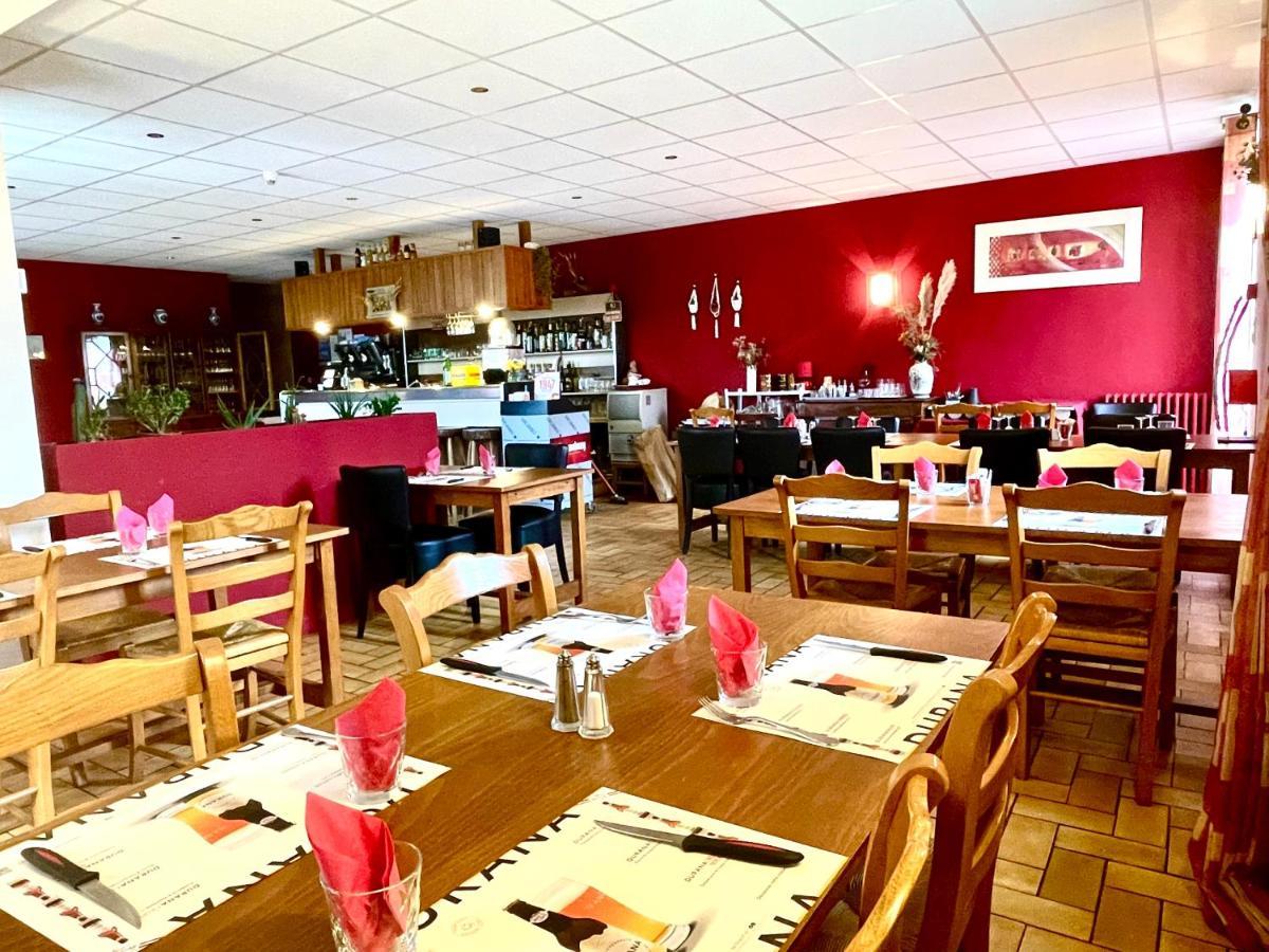 Auberge Le Beaulieu -Cantal מראה חיצוני תמונה